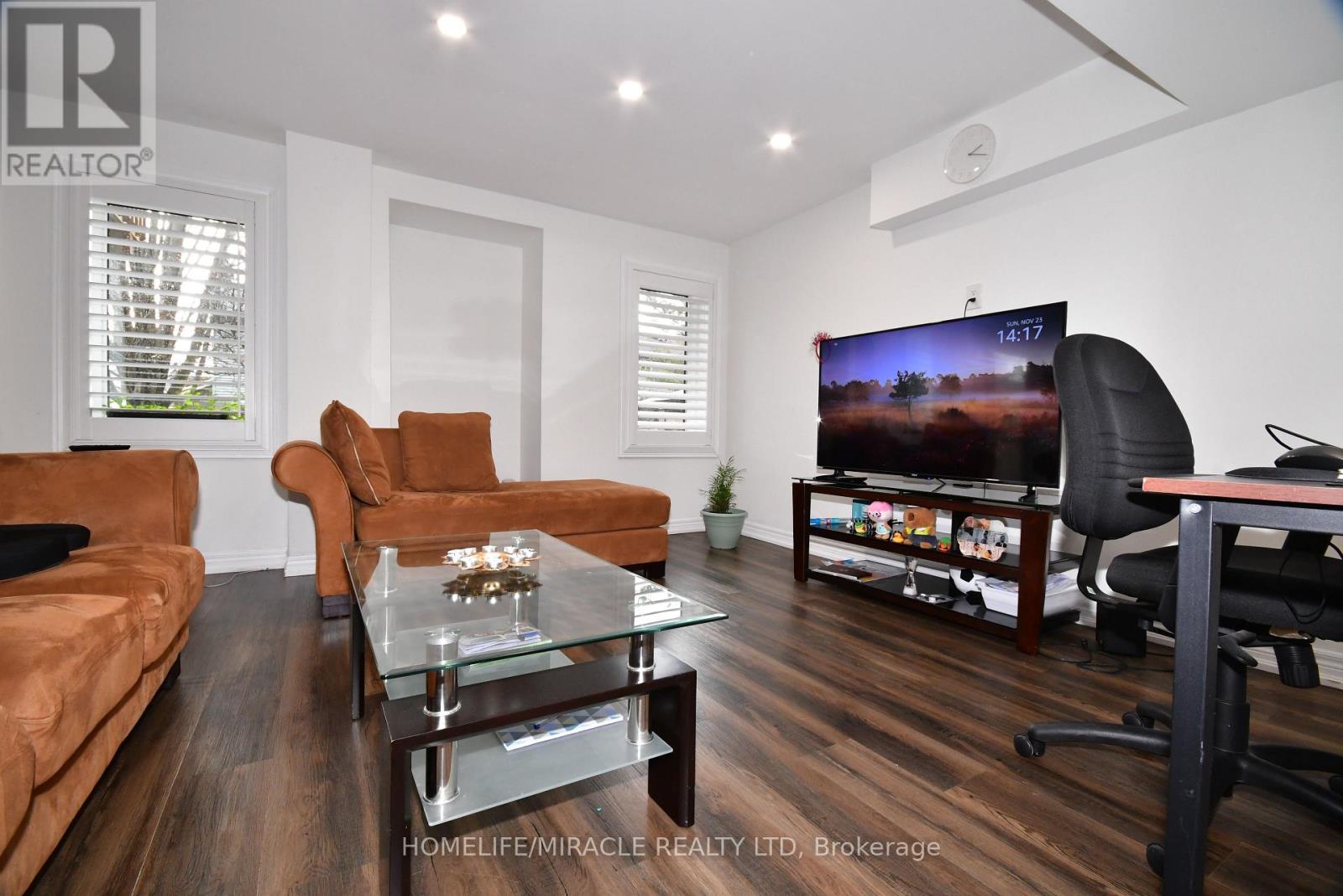 28 Sutcliffe Drive, Whitby, Ontario  L1R 0R2 - Photo 5 - E12671194