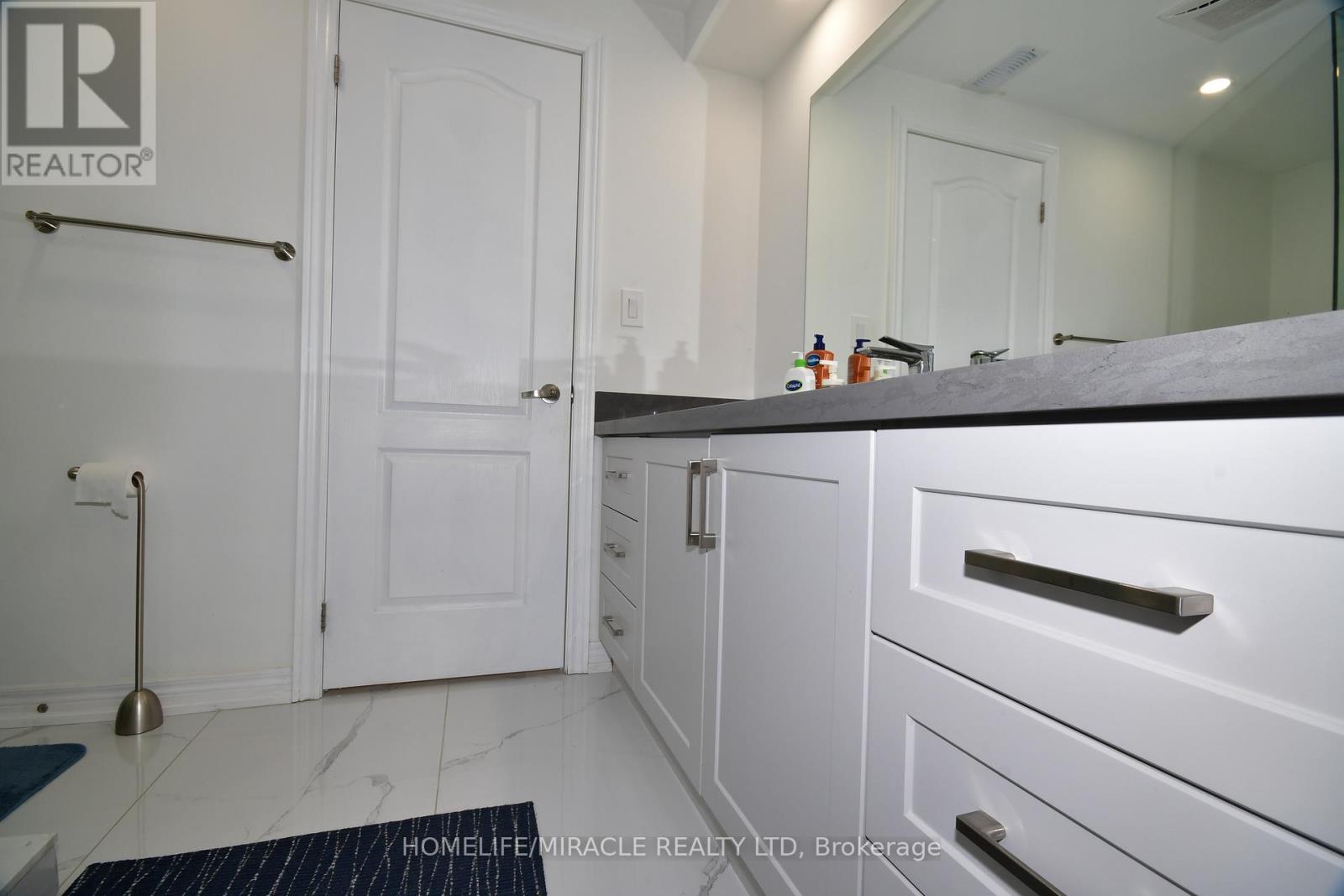 28 Sutcliffe Drive, Whitby, Ontario  L1R 0R2 - Photo 9 - E12671194