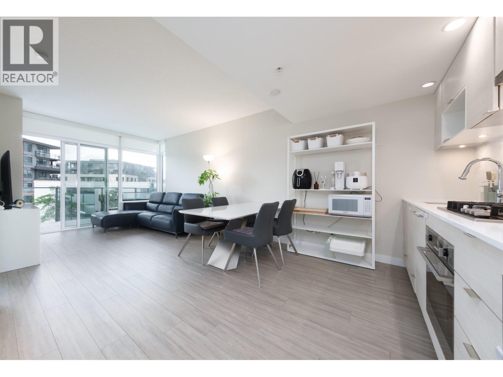 306 602 Como Lake Avenue, Coquitlam, British Columbia  V3J 0G2 - Photo 3 - R3059137