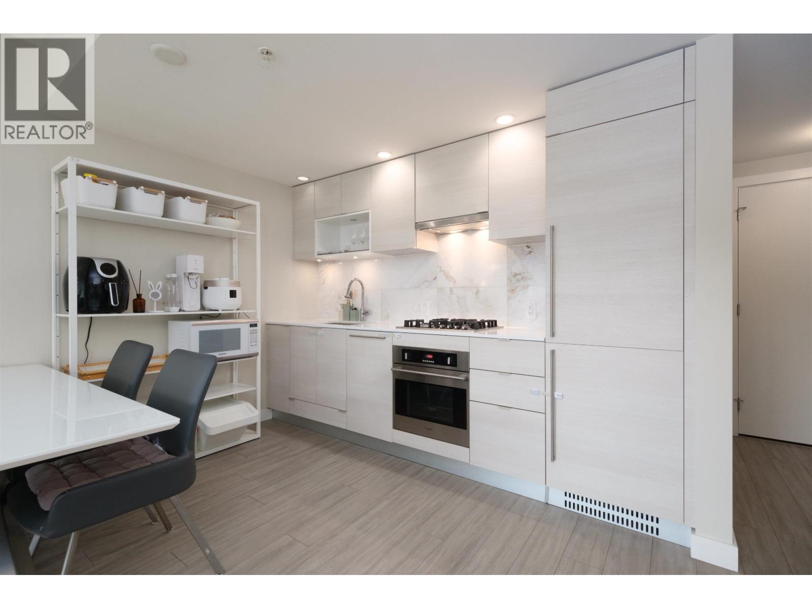 306 602 Como Lake Avenue, Coquitlam, British Columbia  V3J 0G2 - Photo 6 - R3059137