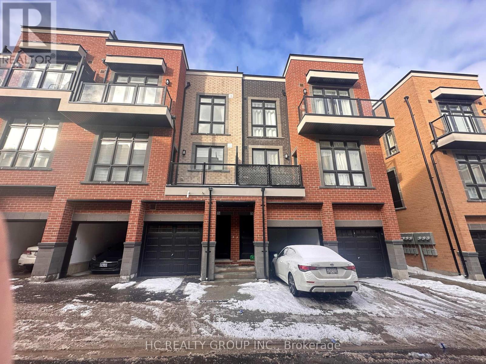 6 - 3 BOND CRESCENT, Richmond Hill, Ontario