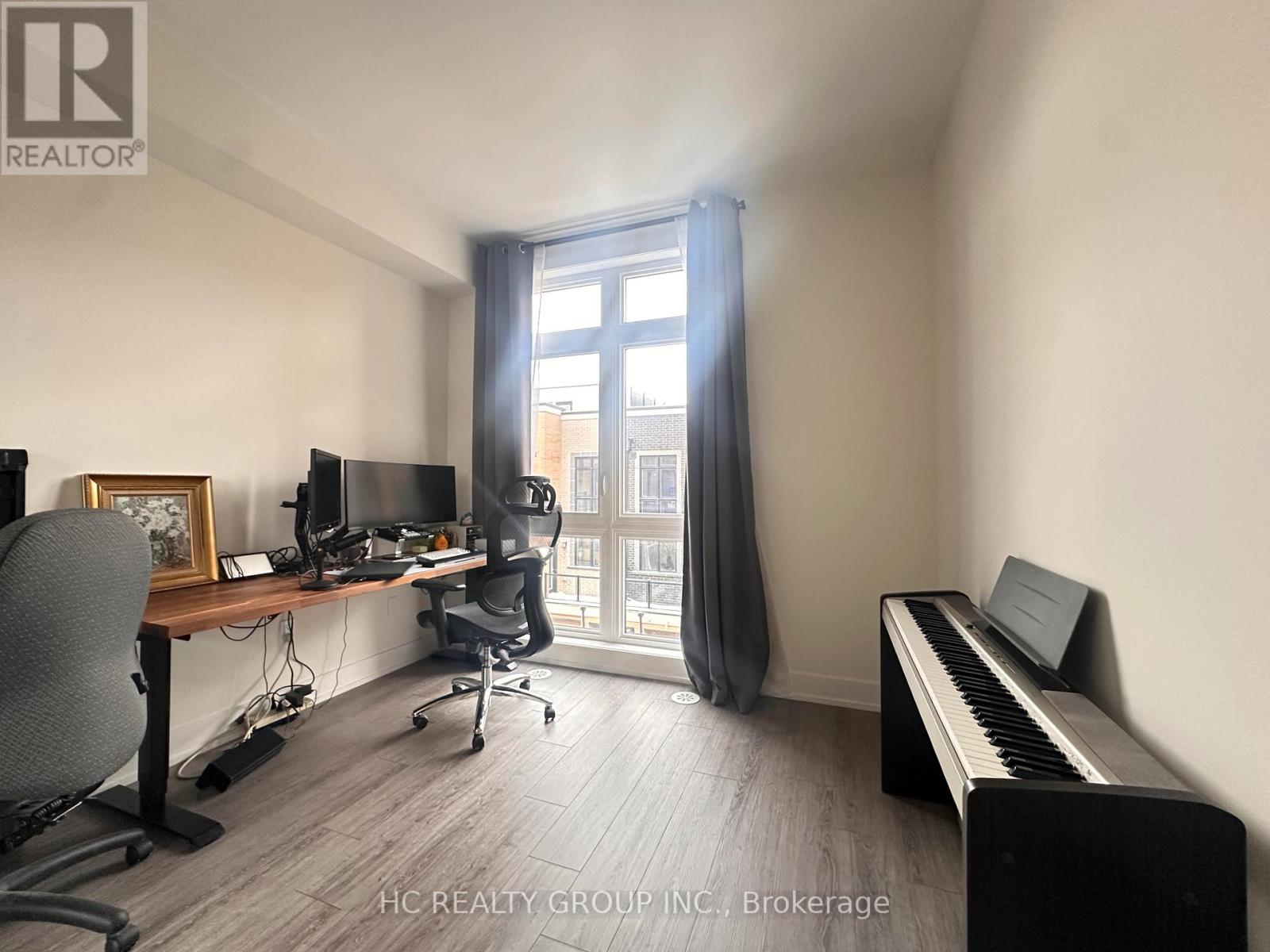 6 - 3 Bond Crescent, Richmond Hill, Ontario  L4E 1J4 - Photo 6 - N12674964