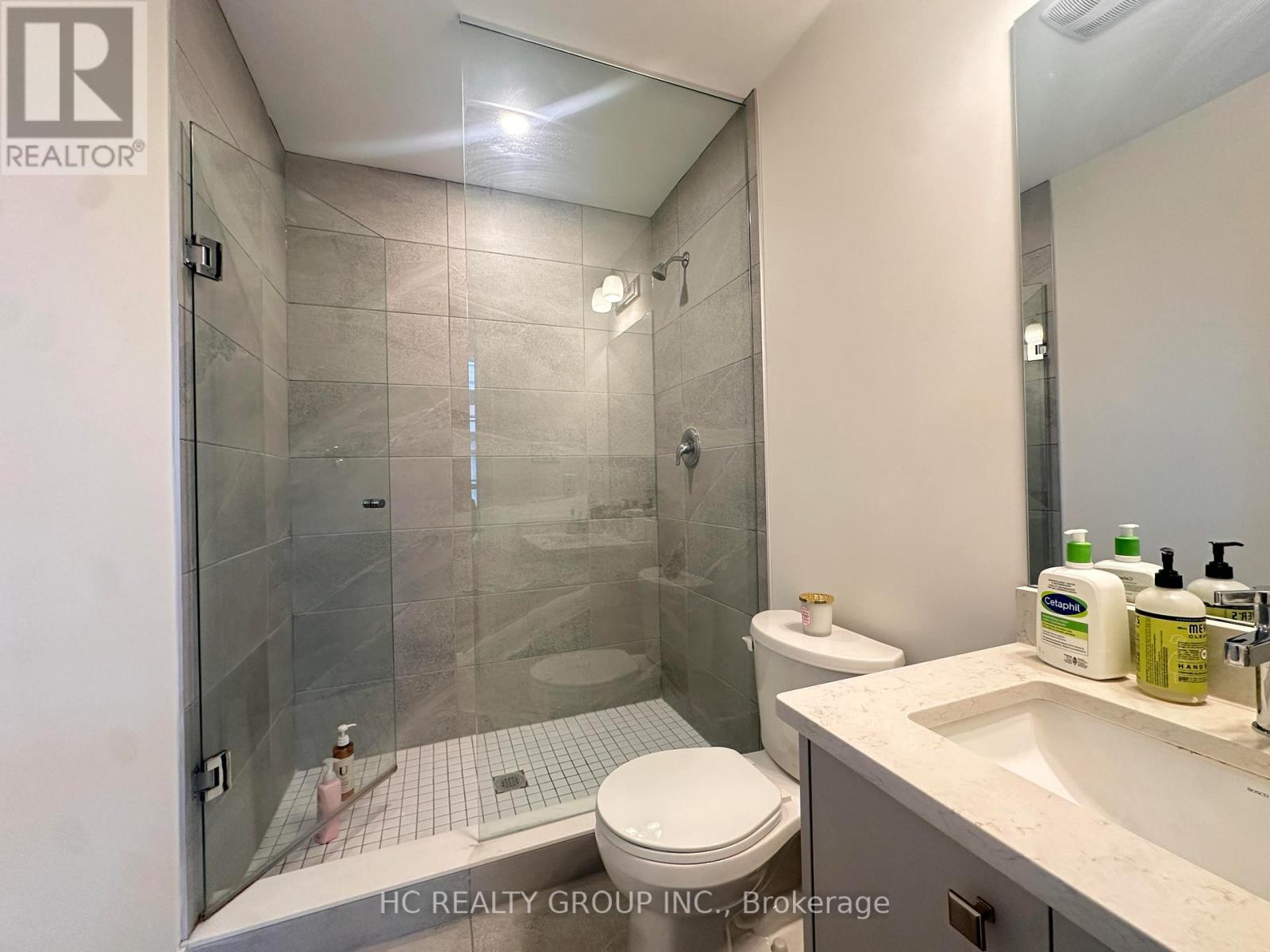 6 - 3 Bond Crescent, Richmond Hill, Ontario  L4E 1J4 - Photo 7 - N12674964