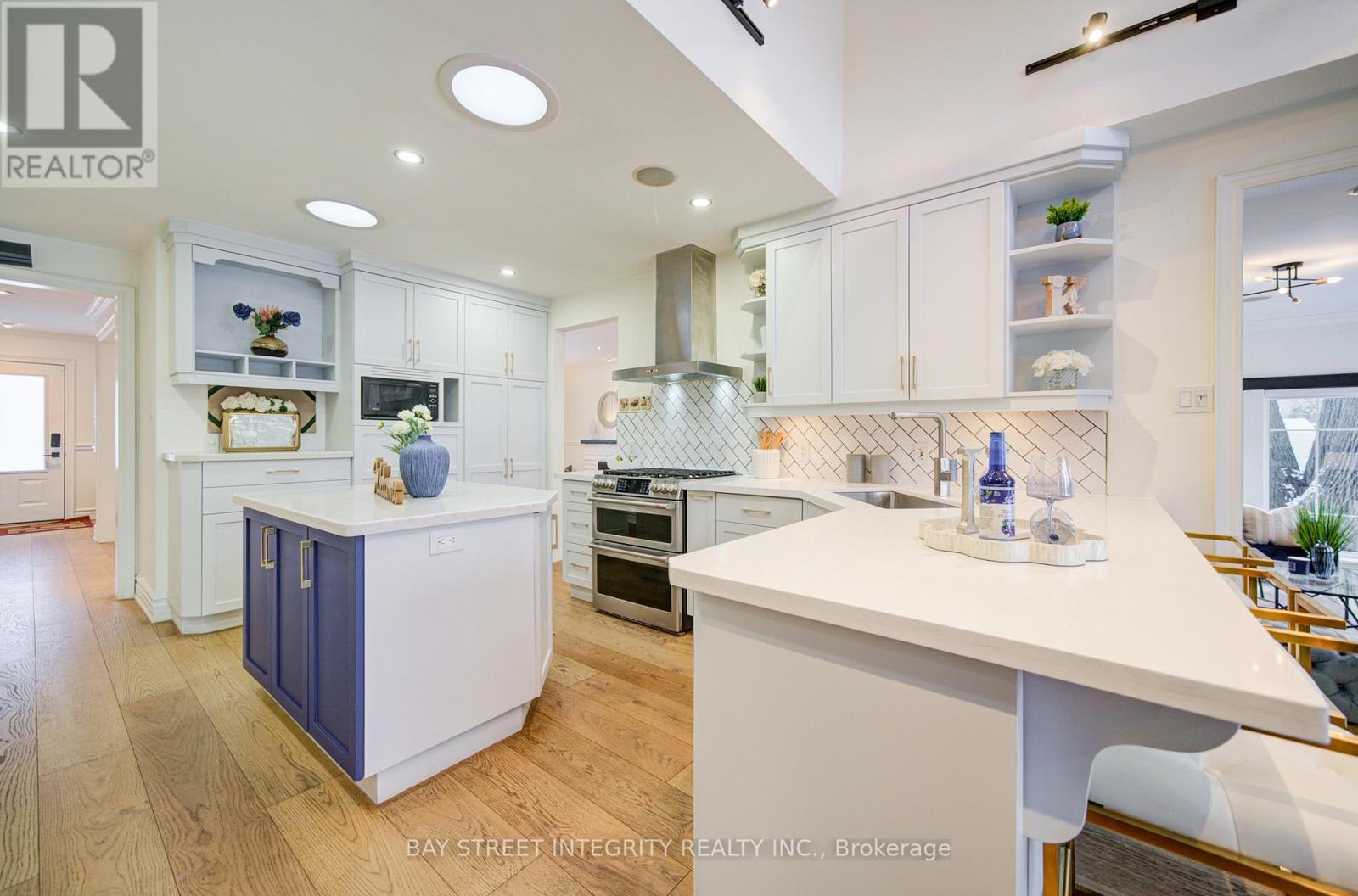 409 River Side Drive, Oakville, Ontario  L6K 3N6 - Photo 21 - W12674954