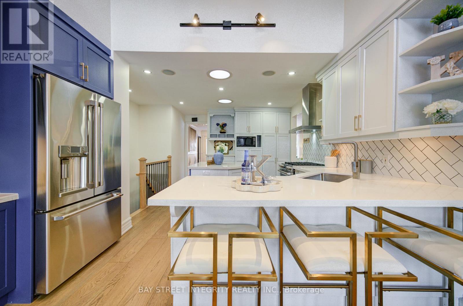 409 River Side Drive, Oakville, Ontario  L6K 3N6 - Photo 22 - W12674954