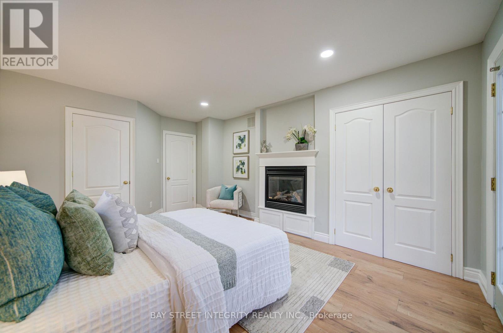 409 River Side Drive, Oakville, Ontario  L6K 3N6 - Photo 26 - W12674954