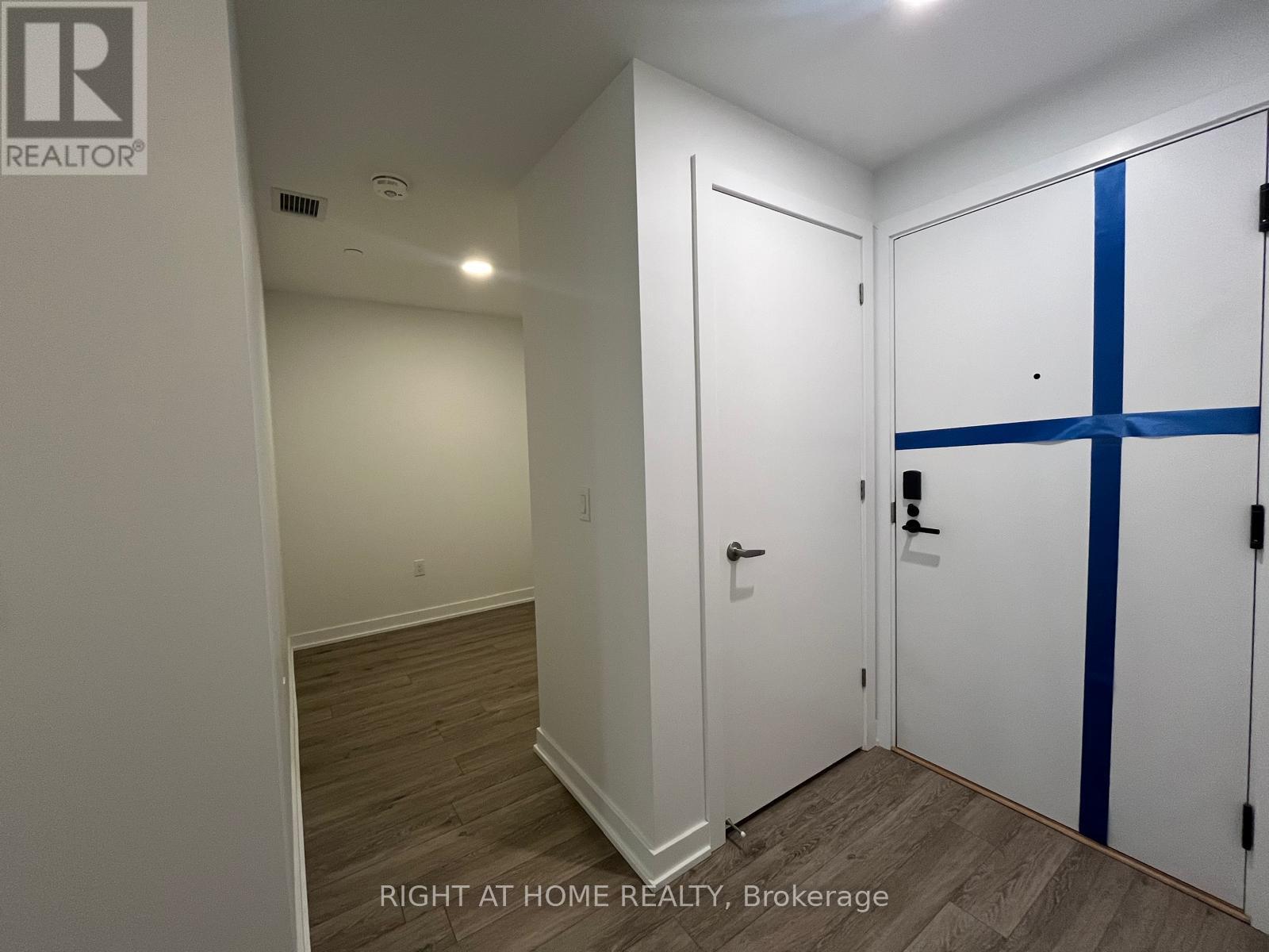 304 - 720 Whitlock Avenue, Milton, Ontario  L9E 2B5 - Photo 10 - W12674958