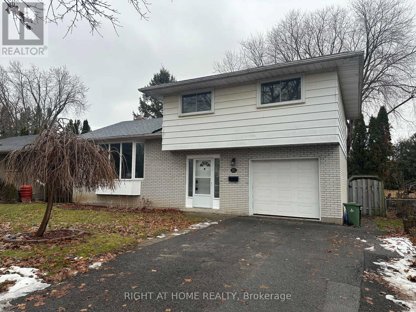 82 QUEEN MARY ROAD, Kingston, Ontario