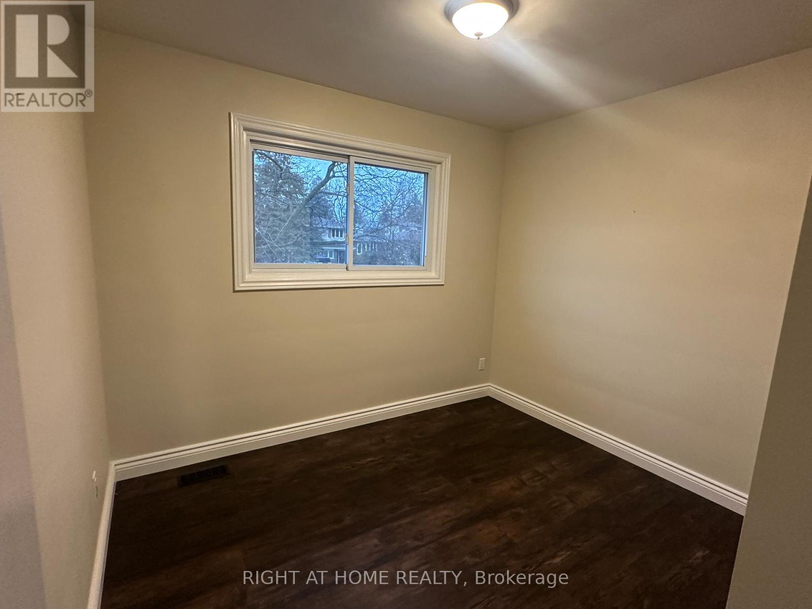 82 Queen Mary Road, Kingston, Ontario  K7M 2A5 - Photo 5 - X12674968