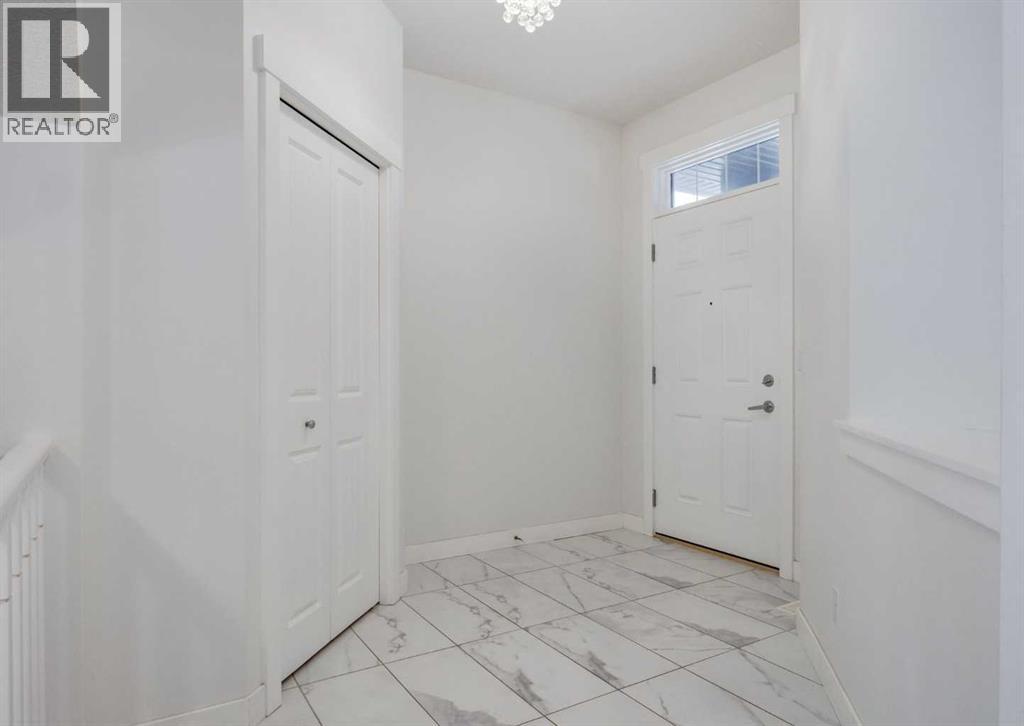 100 Cougar Ridge Close Sw, Calgary, Alberta  T3H 0V4 - Photo 3 - A2275670