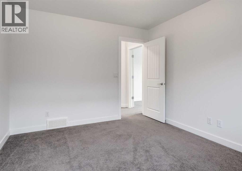 100 Cougar Ridge Close Sw, Calgary, Alberta  T3H 0V4 - Photo 37 - A2275670