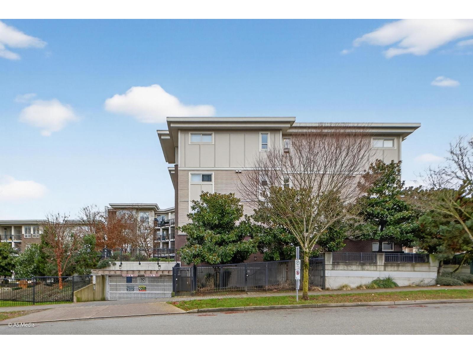 318 13555 Gateway Drive, Surrey, British Columbia V3T 0B5 - Photo 21 - R3074986