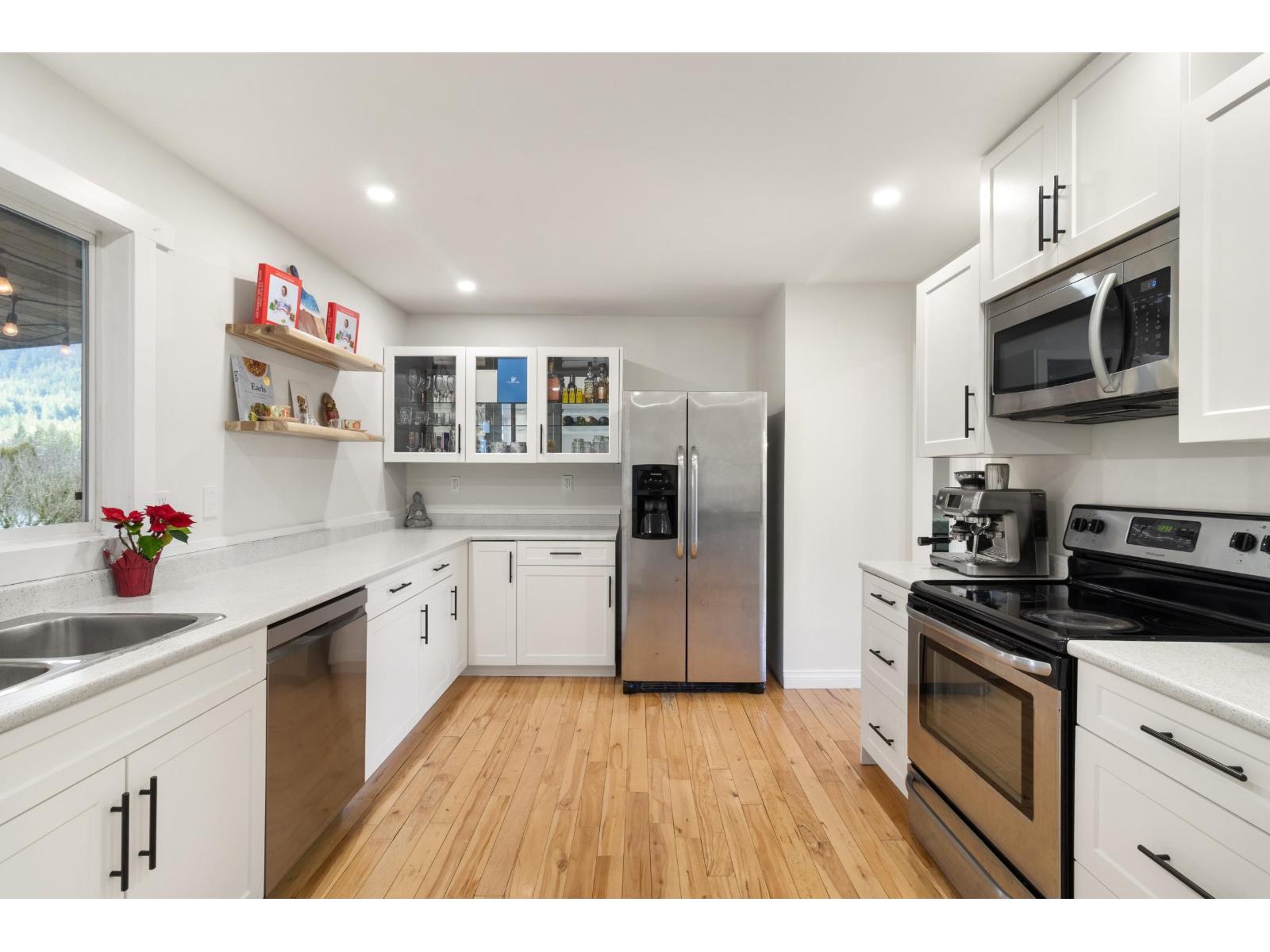 354 3rd Avenue, Hope, Hope, British Columbia  V0X 1L0 - Photo 13 - R3077271