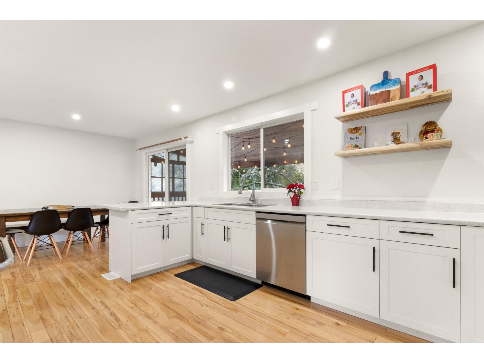 354 3rd Avenue, Hope, Hope, British Columbia  V0X 1L0 - Photo 11 - R3077271