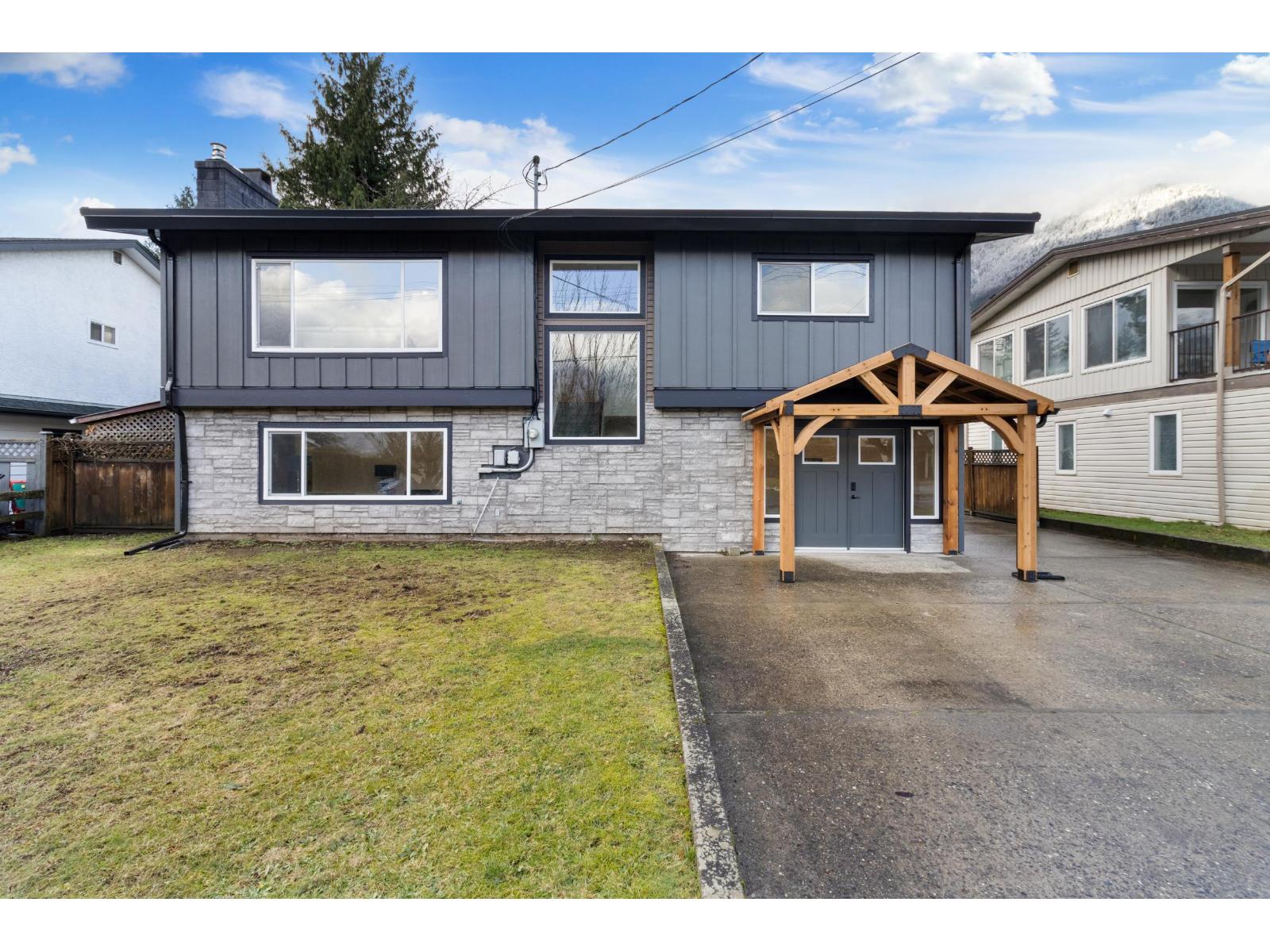 354 3rd Avenue, Hope, Hope, British Columbia  V0X 1L0 - Photo 2 - R3077271