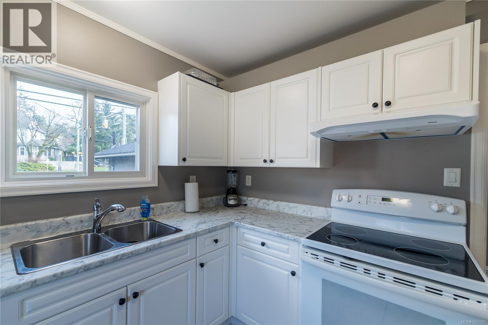 847 Admirals Rd, Esquimalt, British Columbia  V9A 2P1 - Photo 12 - 1022550