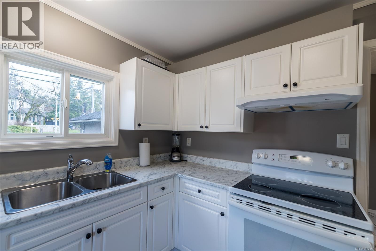 847 Admirals Rd, Esquimalt, British Columbia  V9A 2P1 - Photo 13 - 1022550