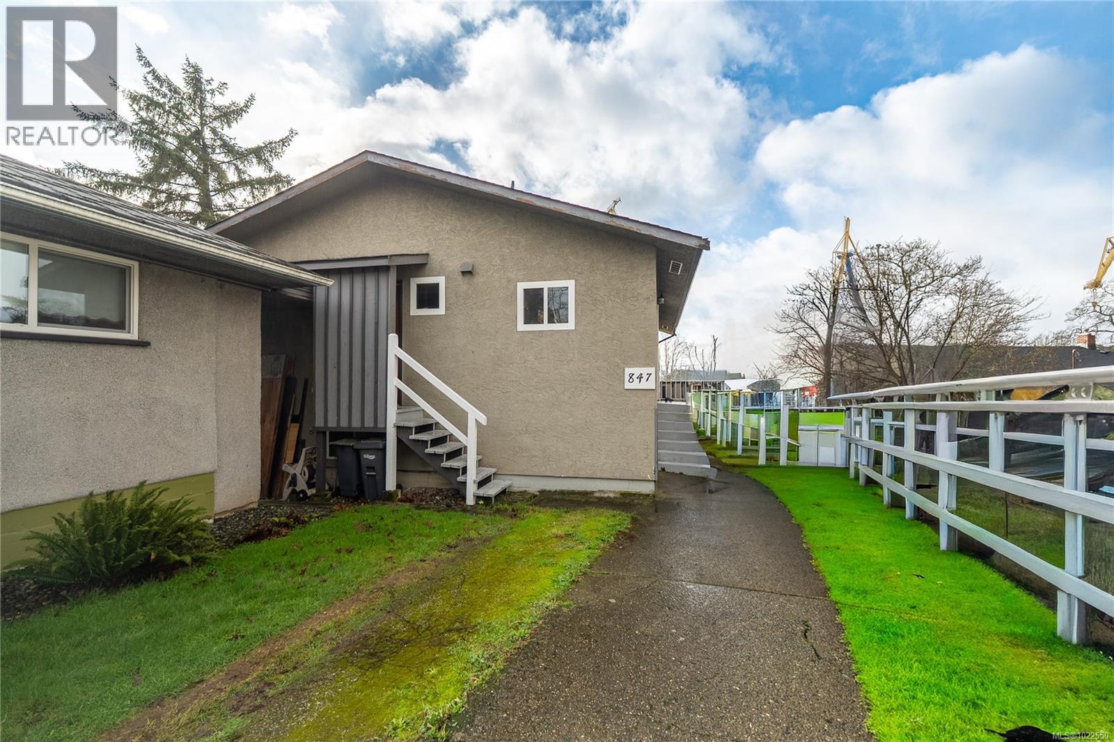 847 Admirals Rd, Esquimalt, British Columbia  V9A 2P1 - Photo 34 - 1022550