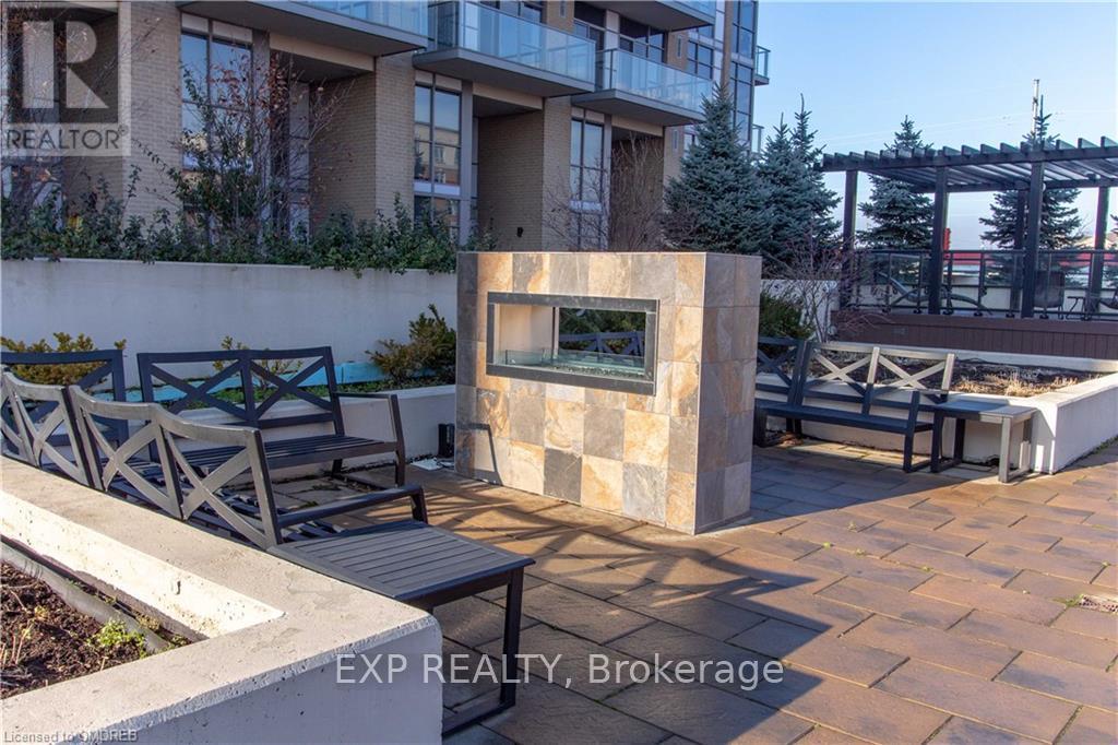 422 - 1940 Ironstone Drive, Burlington, Ontario  L7L 0E4 - Photo 17 - W12675032