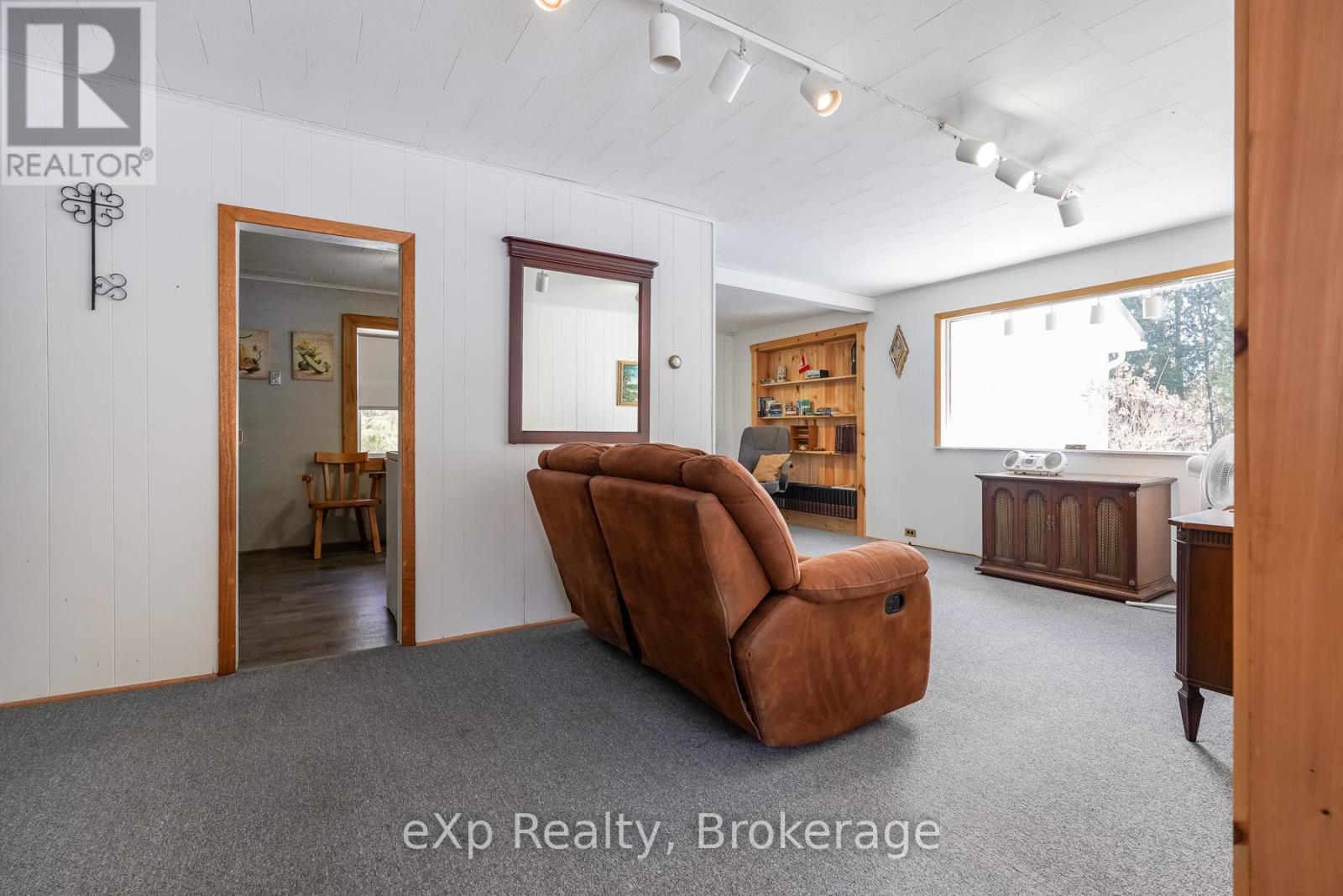 1483 Highway 6, South Bruce Peninsula, Ontario  N0H 2T0 - Photo 34 - X12675038