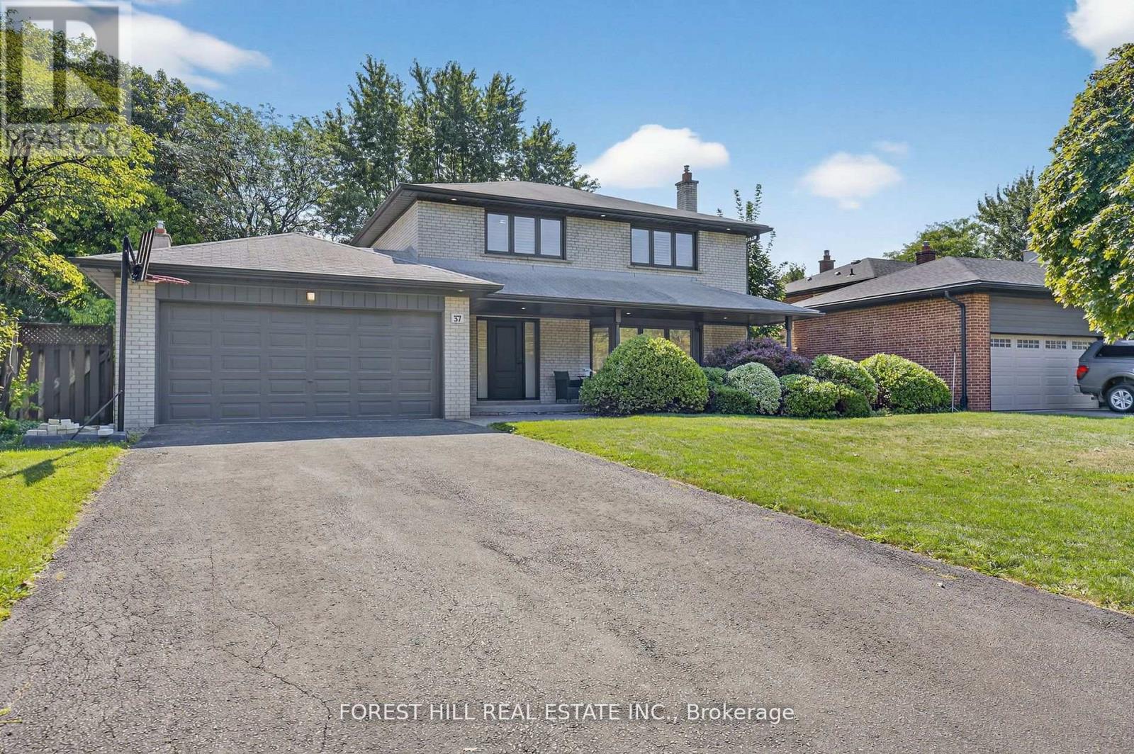 37 Cherry Post Crescent, Toronto, Ontario  M9C 2J9 - Photo 2 - W12490180