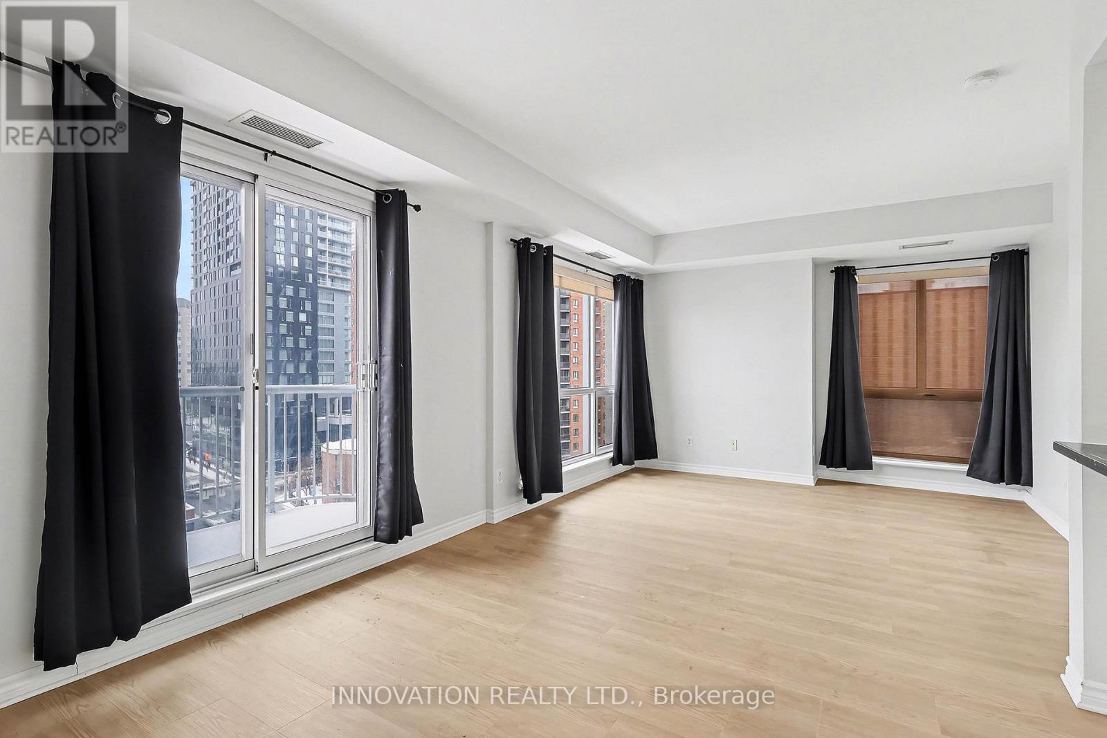 1008 - 200 Rideau Street, Ottawa, Ontario  K1N 5Y1 - Photo 2 - X12675064