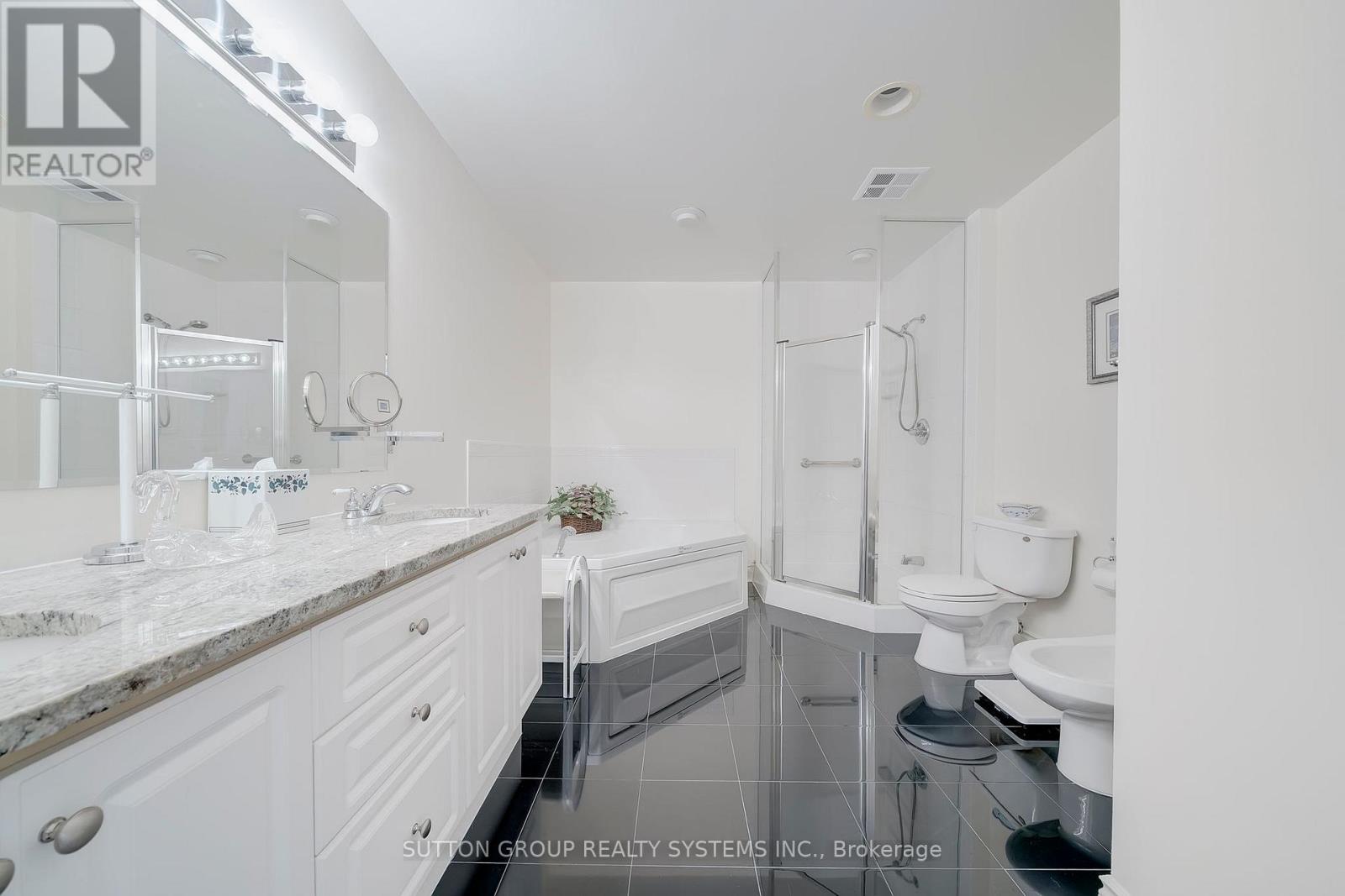 Uph 2 - 8 Rean Drive, Toronto, Ontario  M2K 3B9 - Photo 35 - C12675044