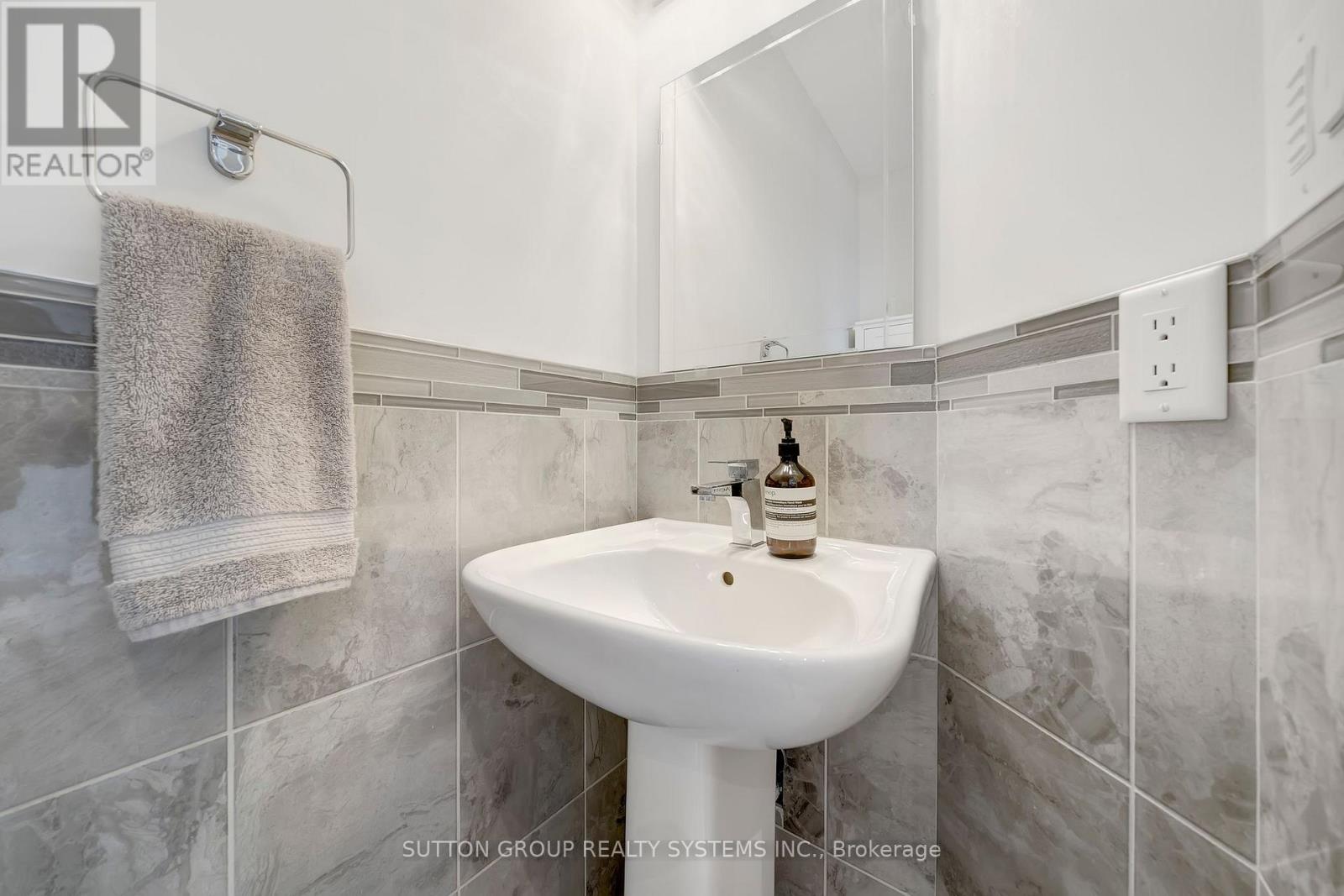 101 - 23 Eldora Avenue, Toronto, Ontario  M2M 0B5 - Photo 13 - C12675046