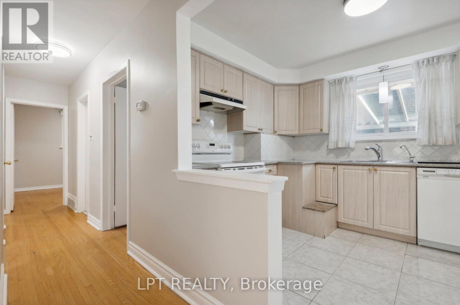 Main - 29 Jeanette Street, Toronto, Ontario  M1M 3G3 - Photo 10 - E12675024