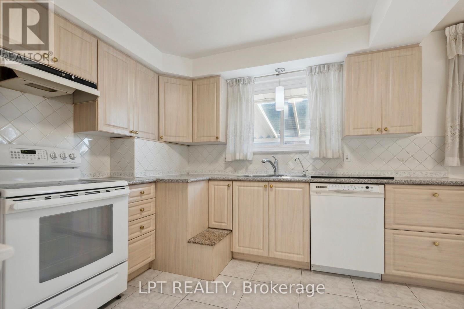 Main - 29 Jeanette Street, Toronto, Ontario  M1M 3G3 - Photo 12 - E12675024