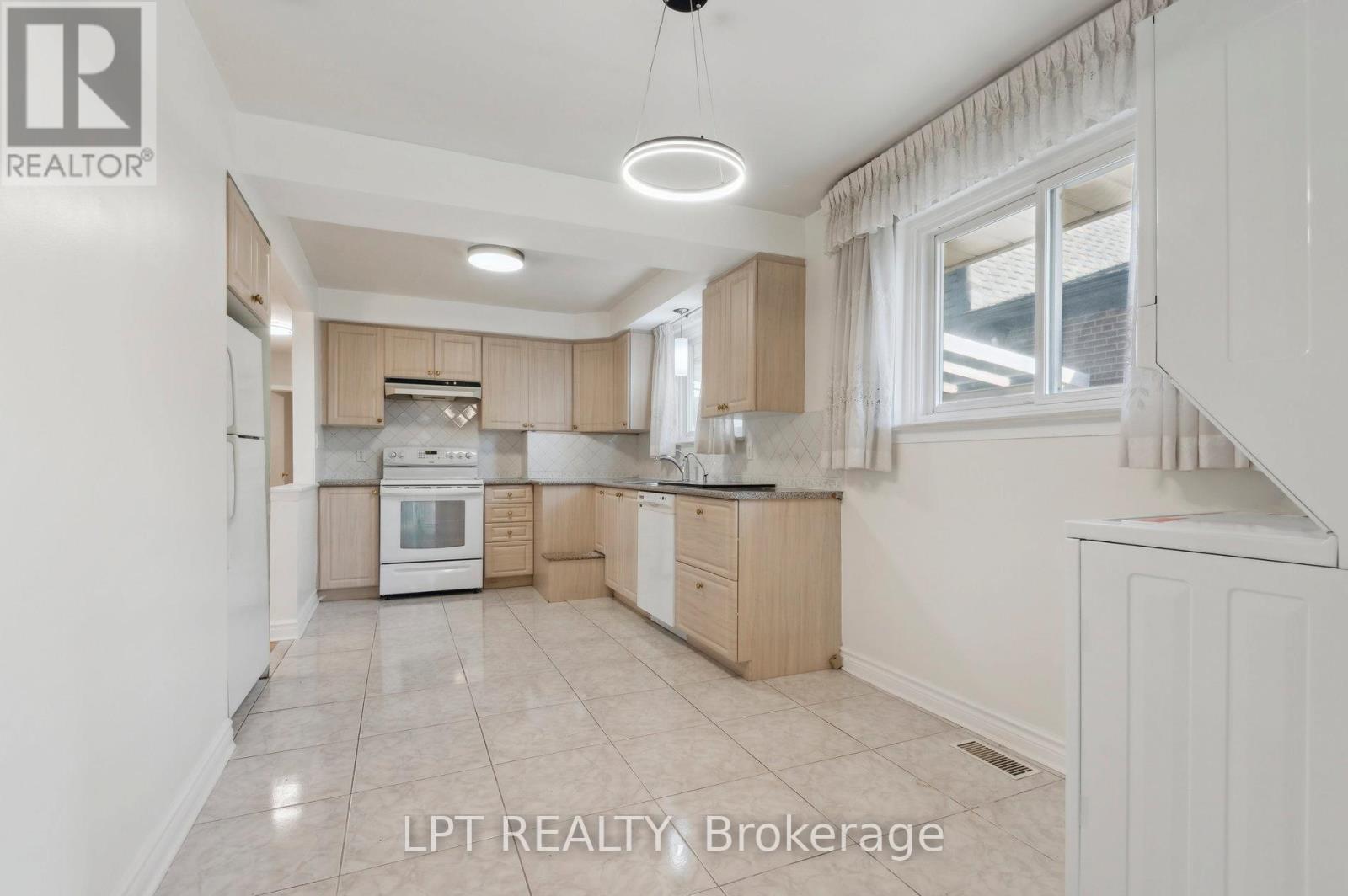 Main - 29 Jeanette Street, Toronto, Ontario  M1M 3G3 - Photo 5 - E12675024