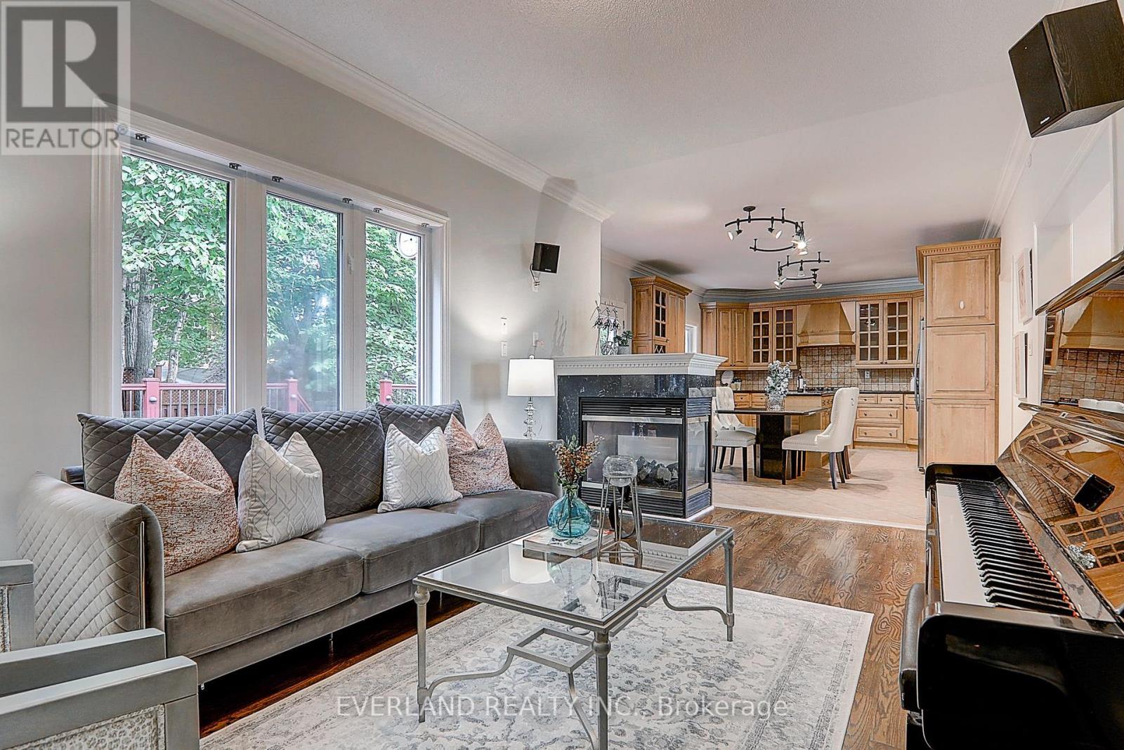 922 Best Circle, Newmarket, Ontario  L3X 2H8 - Photo 12 - N12675008