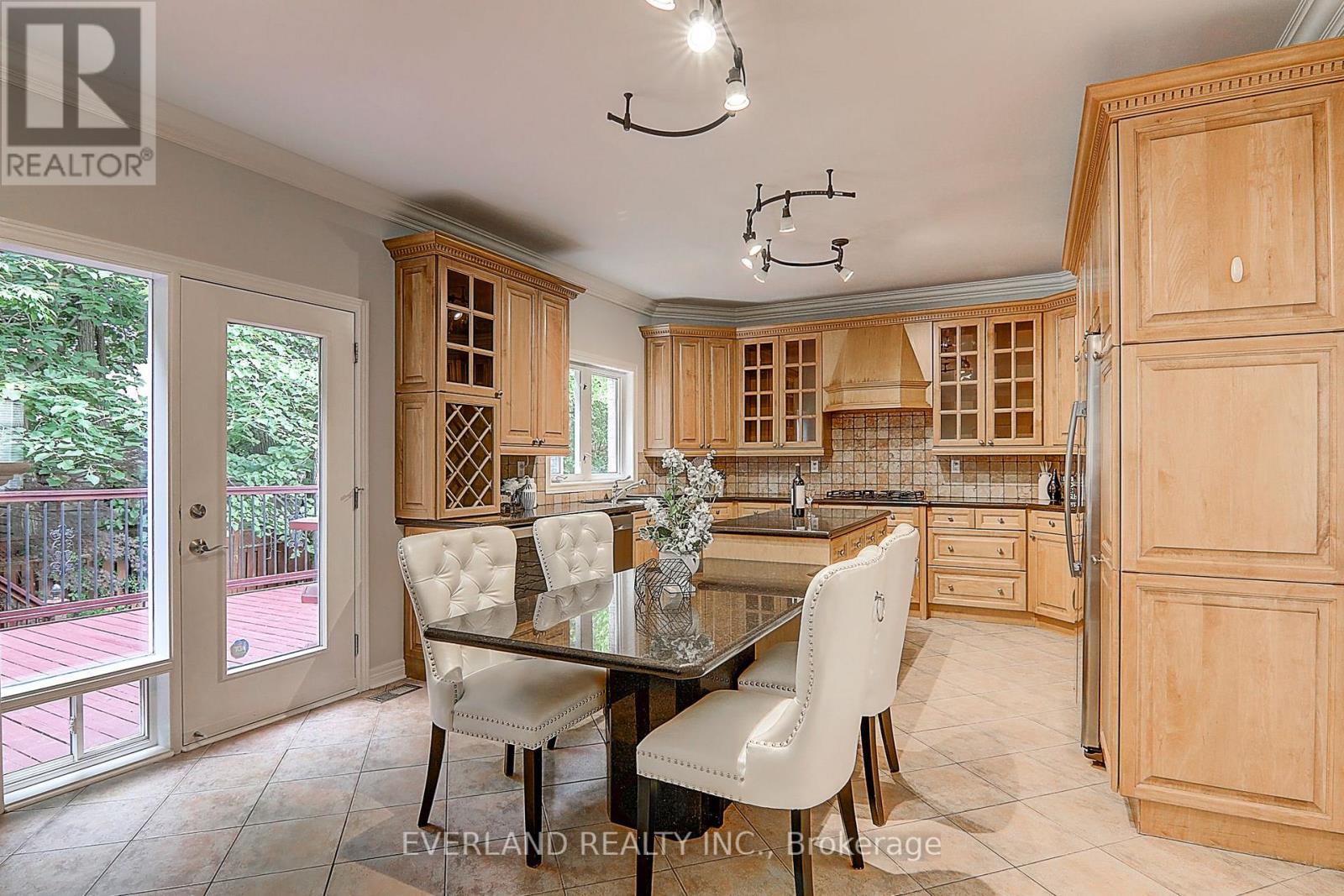 922 Best Circle, Newmarket, Ontario  L3X 2H8 - Photo 13 - N12675008