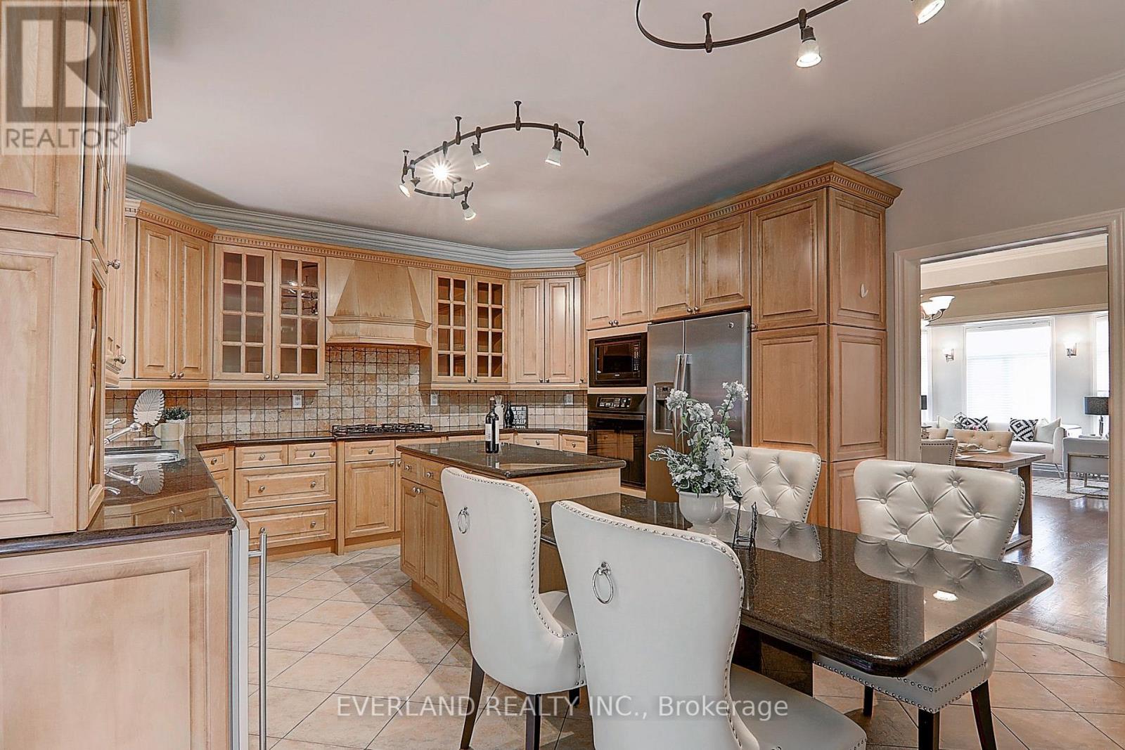 922 Best Circle, Newmarket, Ontario  L3X 2H8 - Photo 15 - N12675008