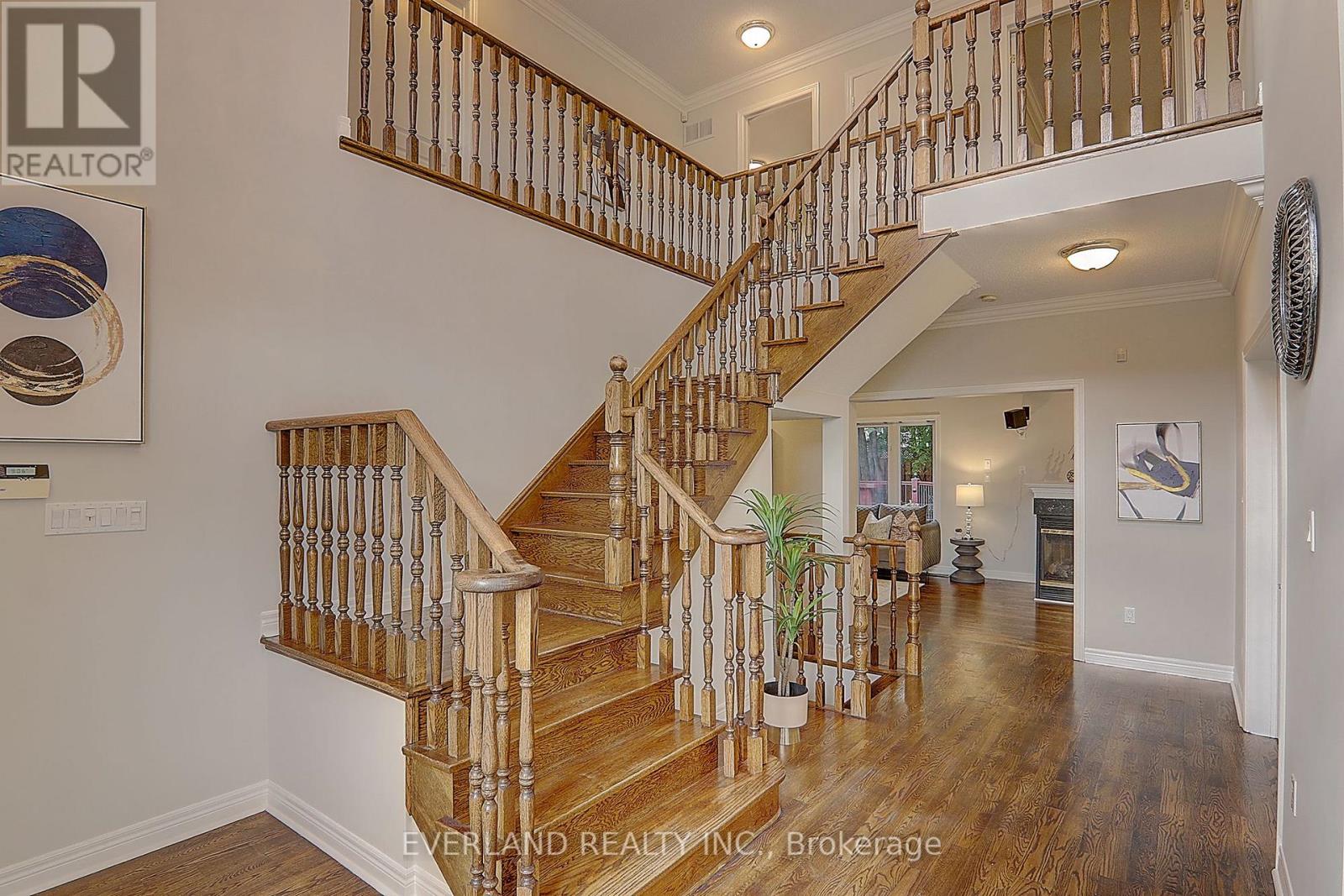 922 Best Circle, Newmarket, Ontario  L3X 2H8 - Photo 2 - N12675008