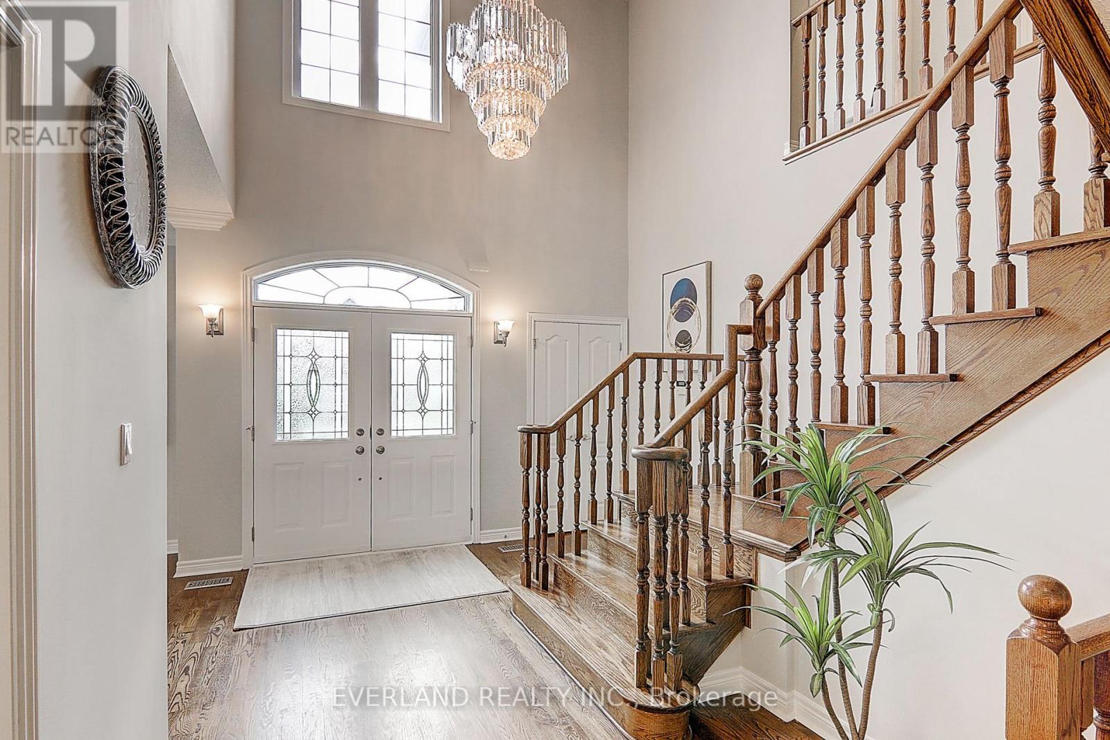 922 Best Circle, Newmarket, Ontario  L3X 2H8 - Photo 3 - N12675008