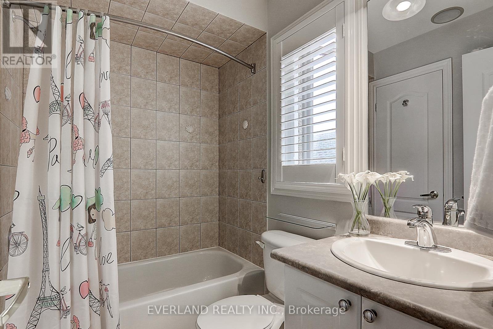 922 Best Circle, Newmarket, Ontario  L3X 2H8 - Photo 32 - N12675008