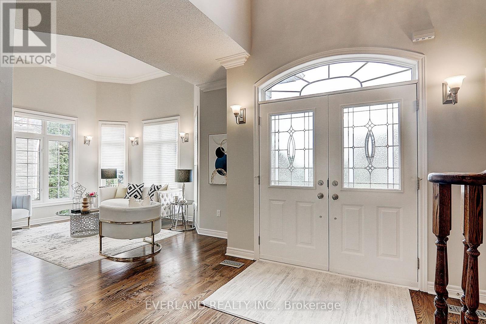 922 Best Circle, Newmarket, Ontario  L3X 2H8 - Photo 4 - N12675008