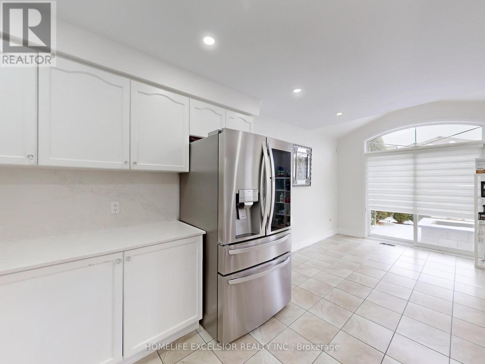 164 Webb Street, Bradford West Gwillimbury, Ontario  L3Z 0P8 - Photo 15 - N12675034