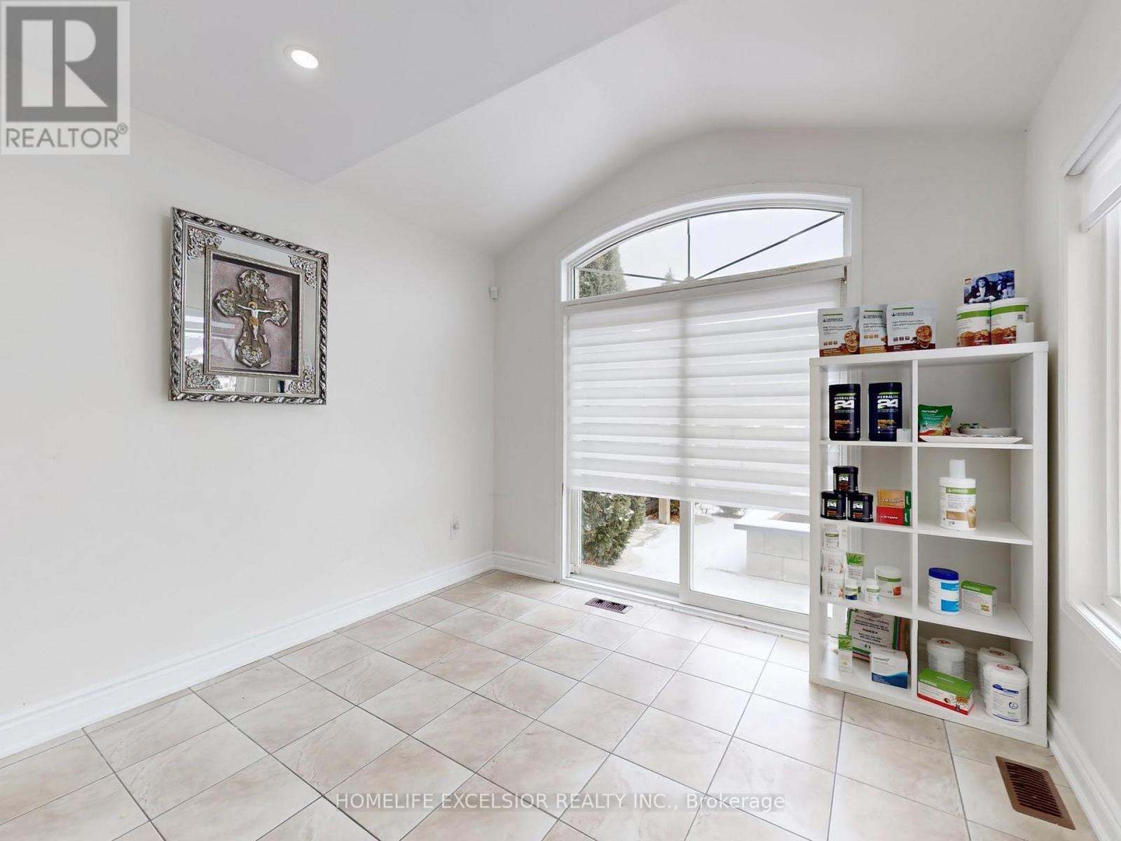 164 Webb Street, Bradford West Gwillimbury, Ontario  L3Z 0P8 - Photo 16 - N12675034