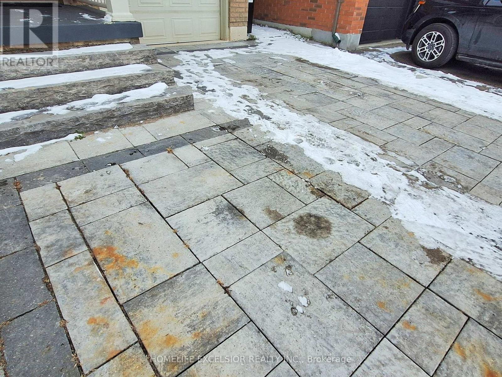 164 Webb Street, Bradford West Gwillimbury, Ontario  L3Z 0P8 - Photo 3 - N12675034