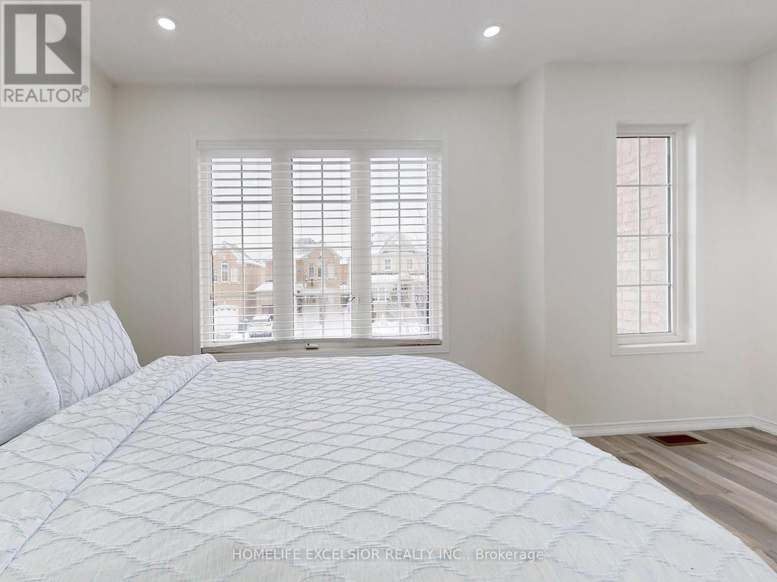 164 Webb Street, Bradford West Gwillimbury, Ontario  L3Z 0P8 - Photo 33 - N12675034