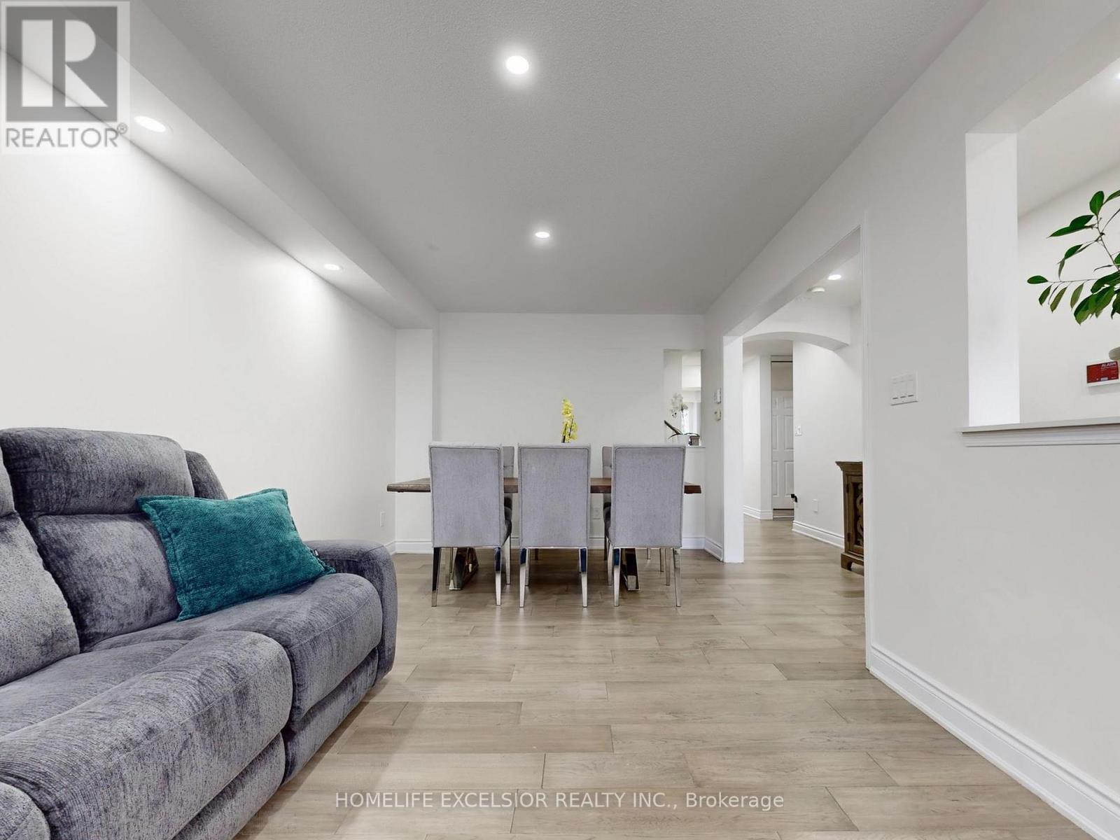 164 Webb Street, Bradford West Gwillimbury, Ontario  L3Z 0P8 - Photo 8 - N12675034