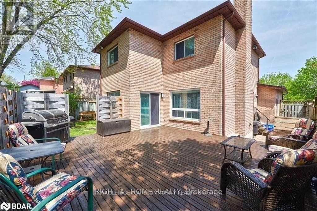 12 Keats Drive, Barrie, Ontario  L4N 6C7 - Photo 8 - S12675076