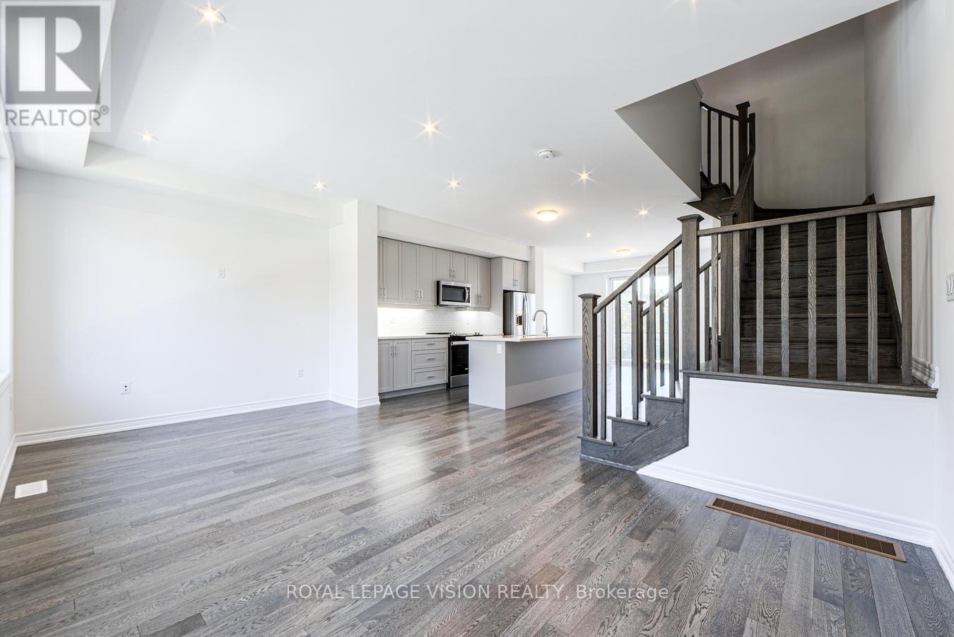 14 Folcroft Street, Brampton, Ontario  L6Y 0B6 - Photo 5 - W12675012