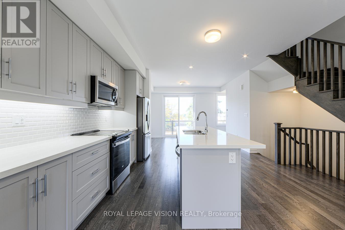 14 Folcroft Street, Brampton, Ontario  L6Y 0B6 - Photo 6 - W12675012