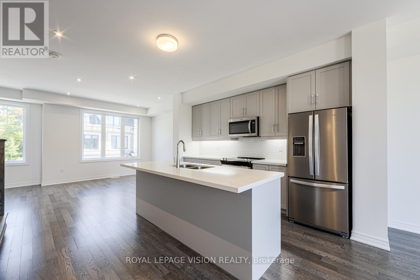 14 Folcroft Street, Brampton, Ontario  L6Y 0B6 - Photo 8 - W12675012