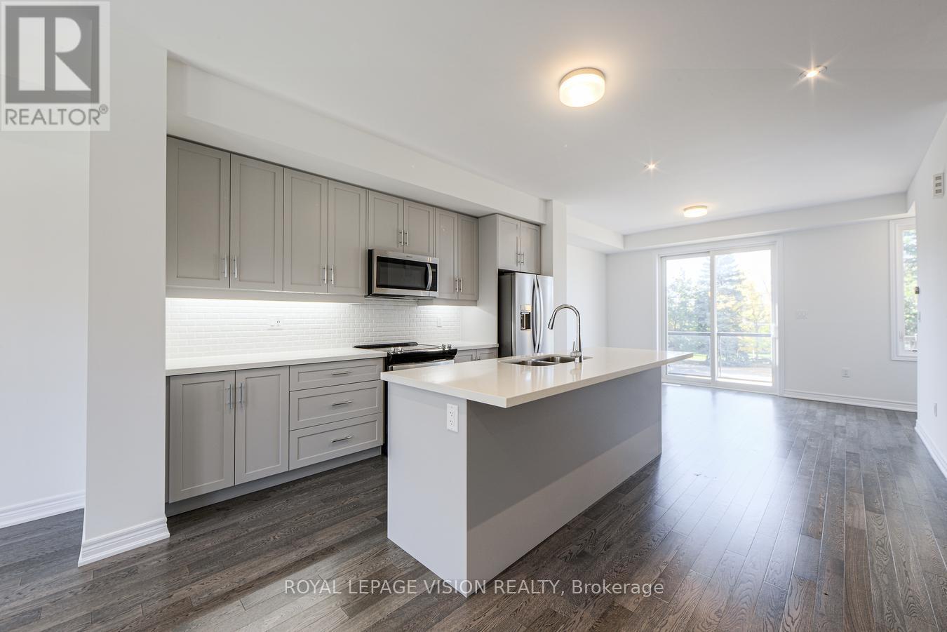 14 Folcroft Street, Brampton, Ontario  L6Y 0B6 - Photo 9 - W12675012