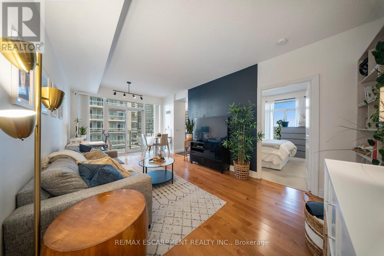 707 - 58 Marine Parade Drive, Toronto, Ontario  M8V 4G1 - Photo 4 - W12675066