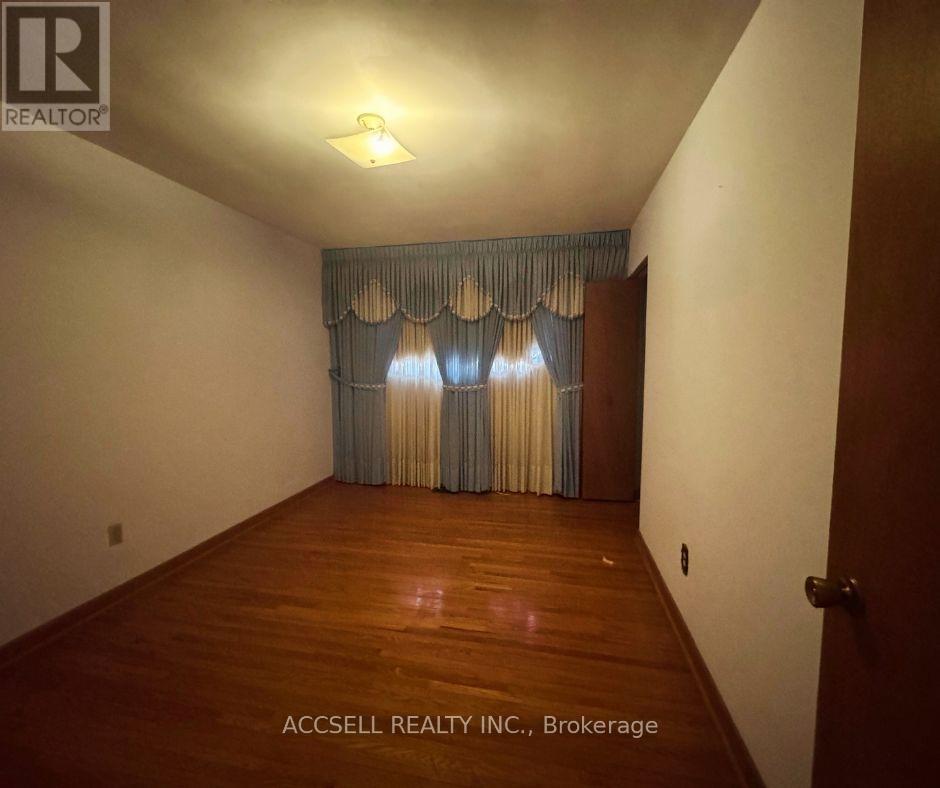 163 Marcella Crescent, Hamilton, Ontario  L8K 6G2 - Photo 10 - X12675002